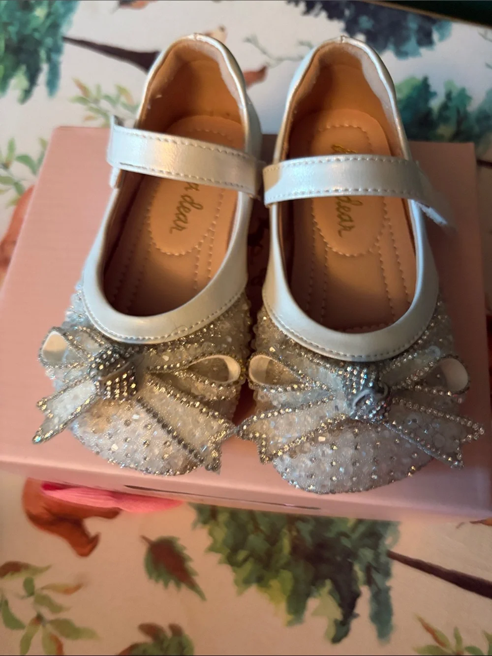Girls White Mary Jane Dress Shoes with Sparkle Bow Accent
